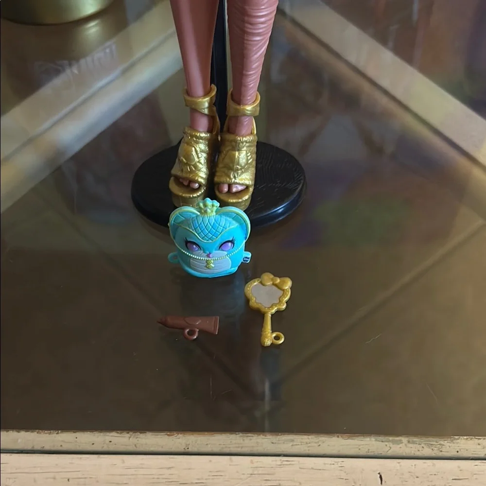 Buried Secrets Cleo!! - Picture 5 of 5